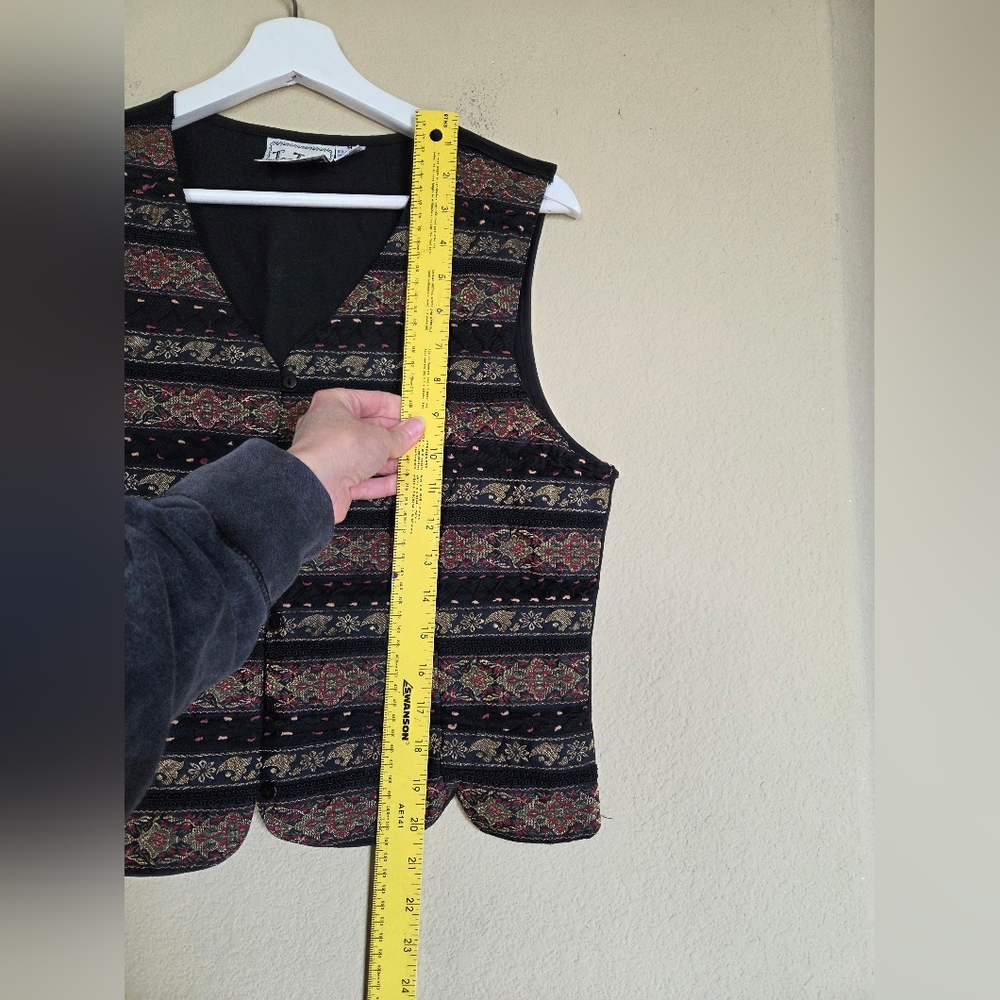 Tantrums Vintage Embroidered Cotton Vest - Picture 2 of 8